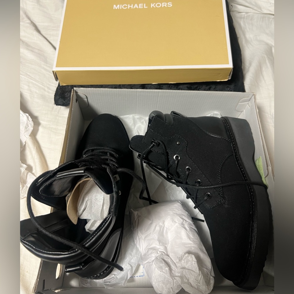 Boots 🥾 - Picture 4 of 16